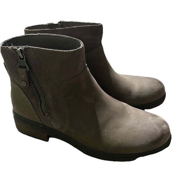 Women’s Ugg Leather Brown Ankle Boots Size 8.5 - Picture 2 of 5